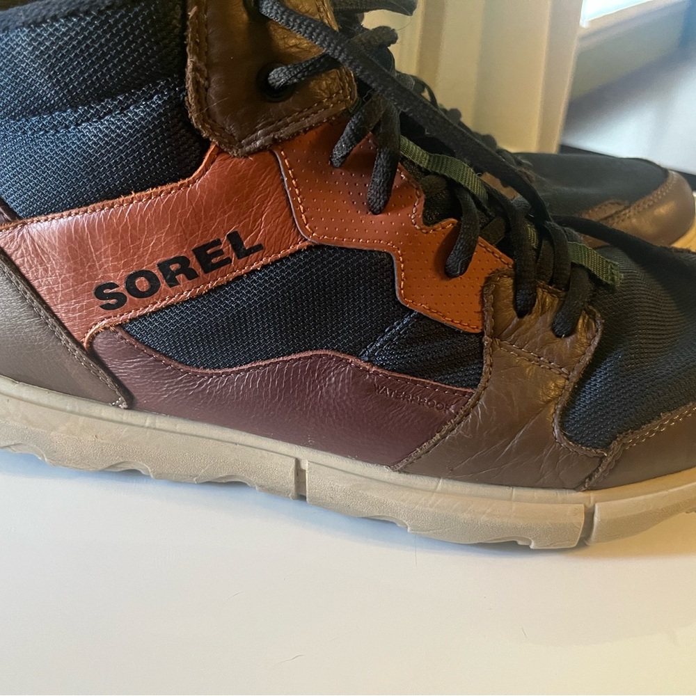 Men's Size 13 Sorel Waterproof Boots.